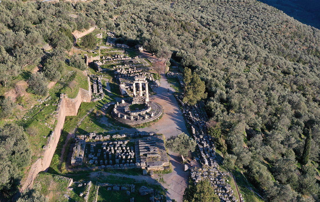 Κατάλυμα στον ναό του Απόλλωνα στους Δελφούς